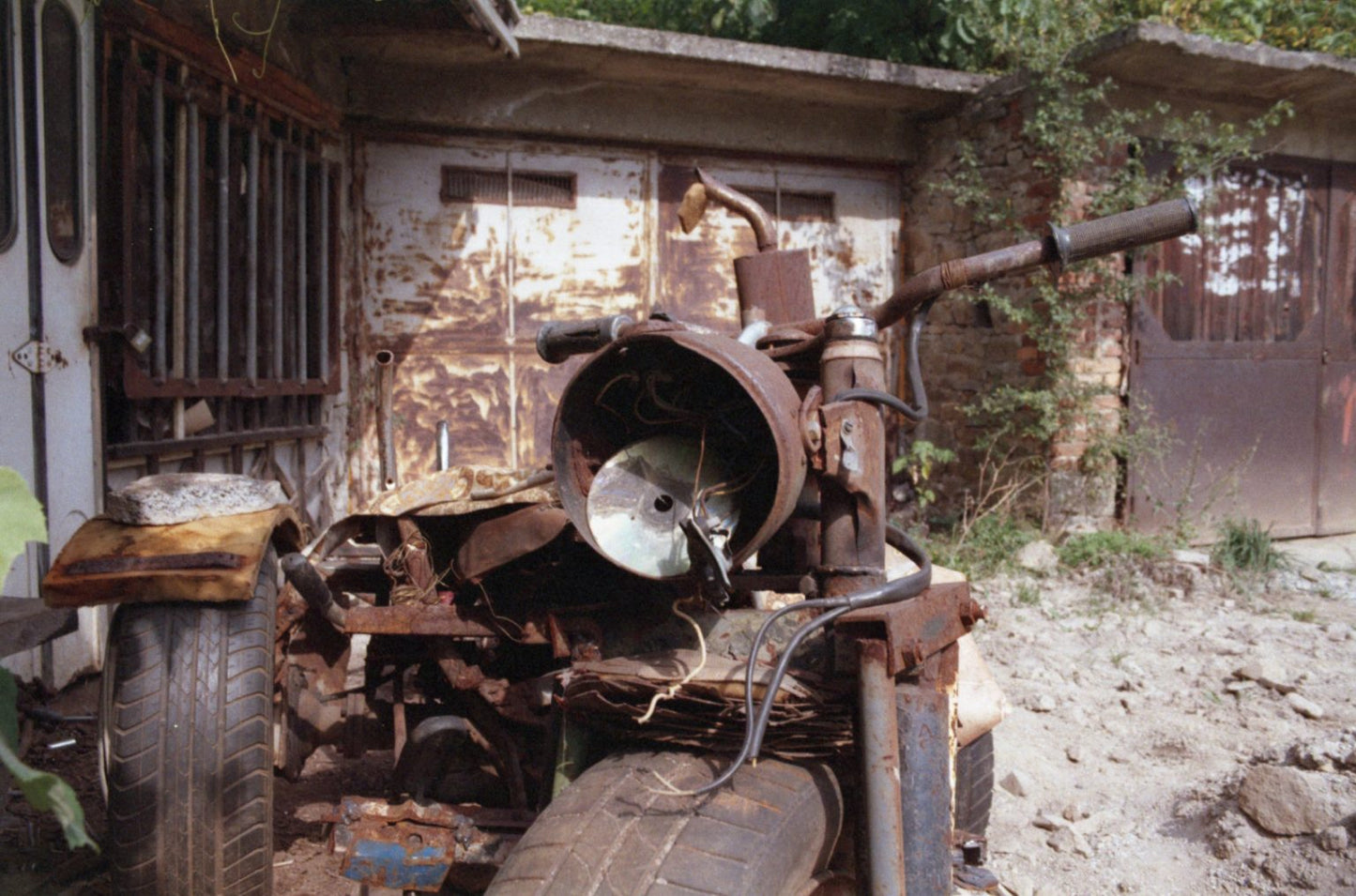 Konica VX100 Super EXPIRED 2006